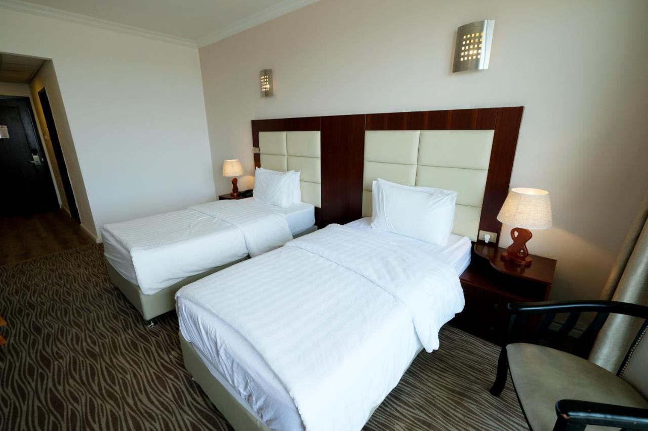 Red Crescent Guesthouse 라말라 외부 사진