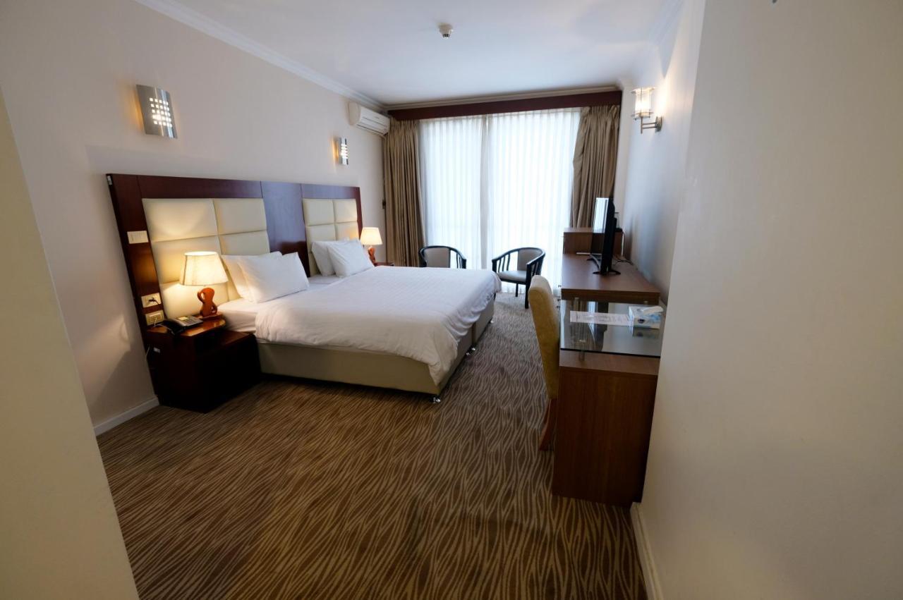 Red Crescent Guesthouse 라말라 외부 사진