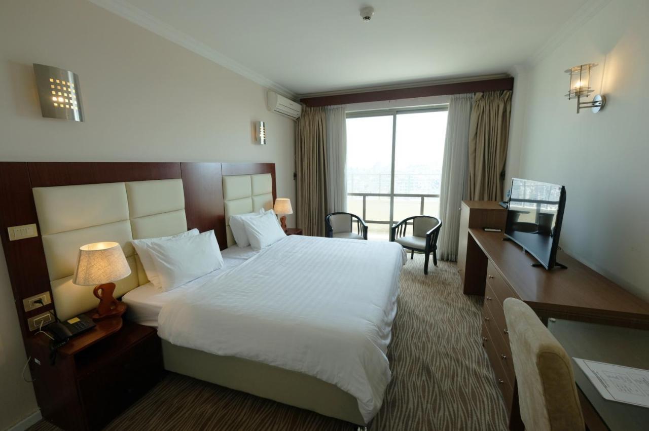 Red Crescent Guesthouse 라말라 외부 사진