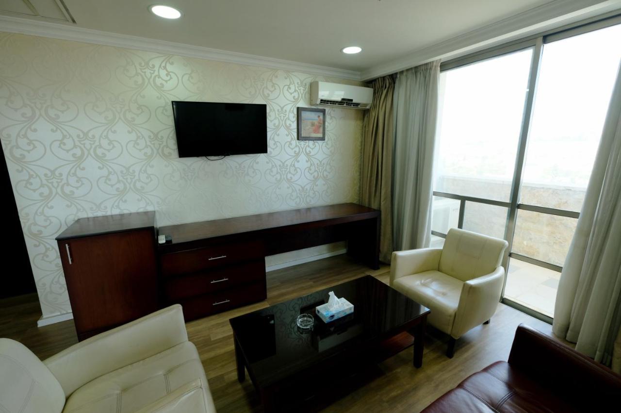 Red Crescent Guesthouse 라말라 외부 사진