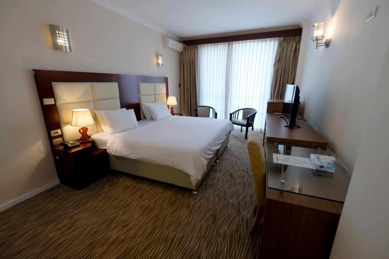Red Crescent Guesthouse 라말라 외부 사진