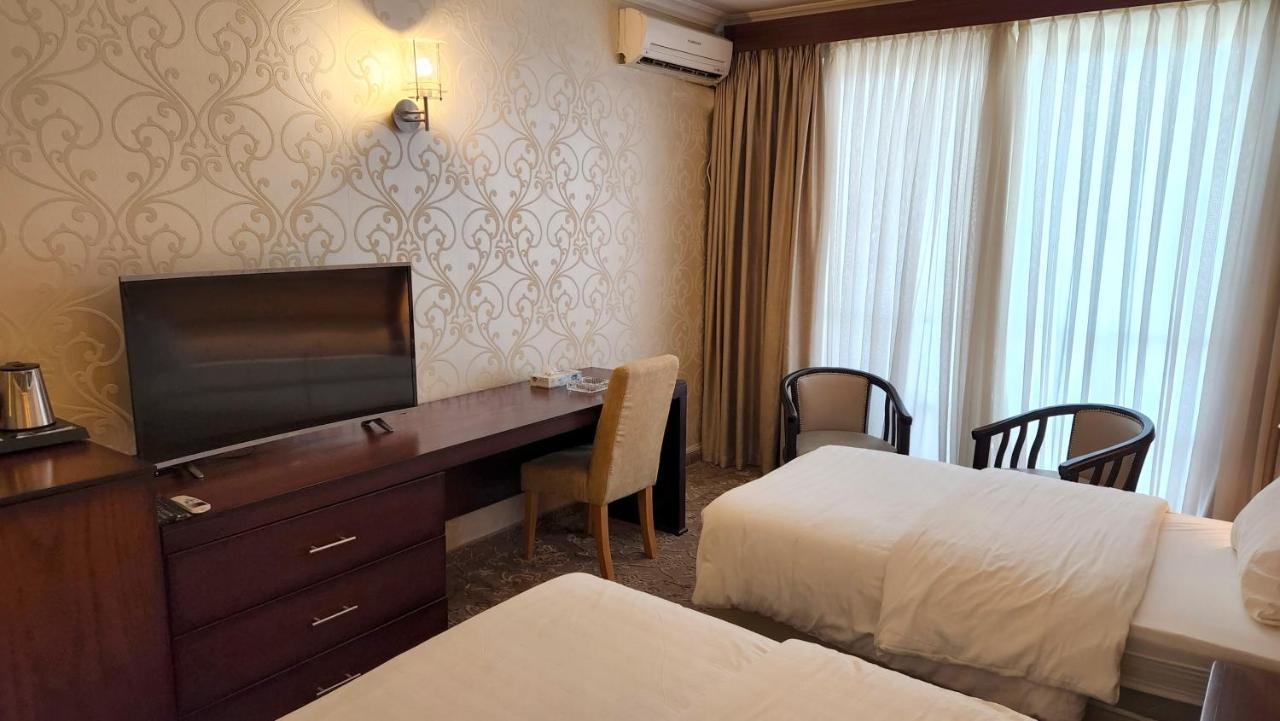 Red Crescent Guesthouse 라말라 외부 사진