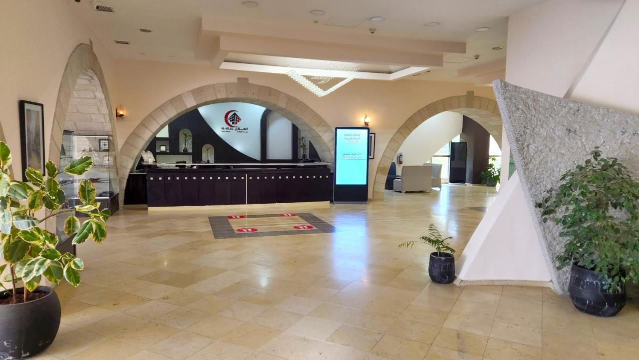 Red Crescent Guesthouse 라말라 외부 사진