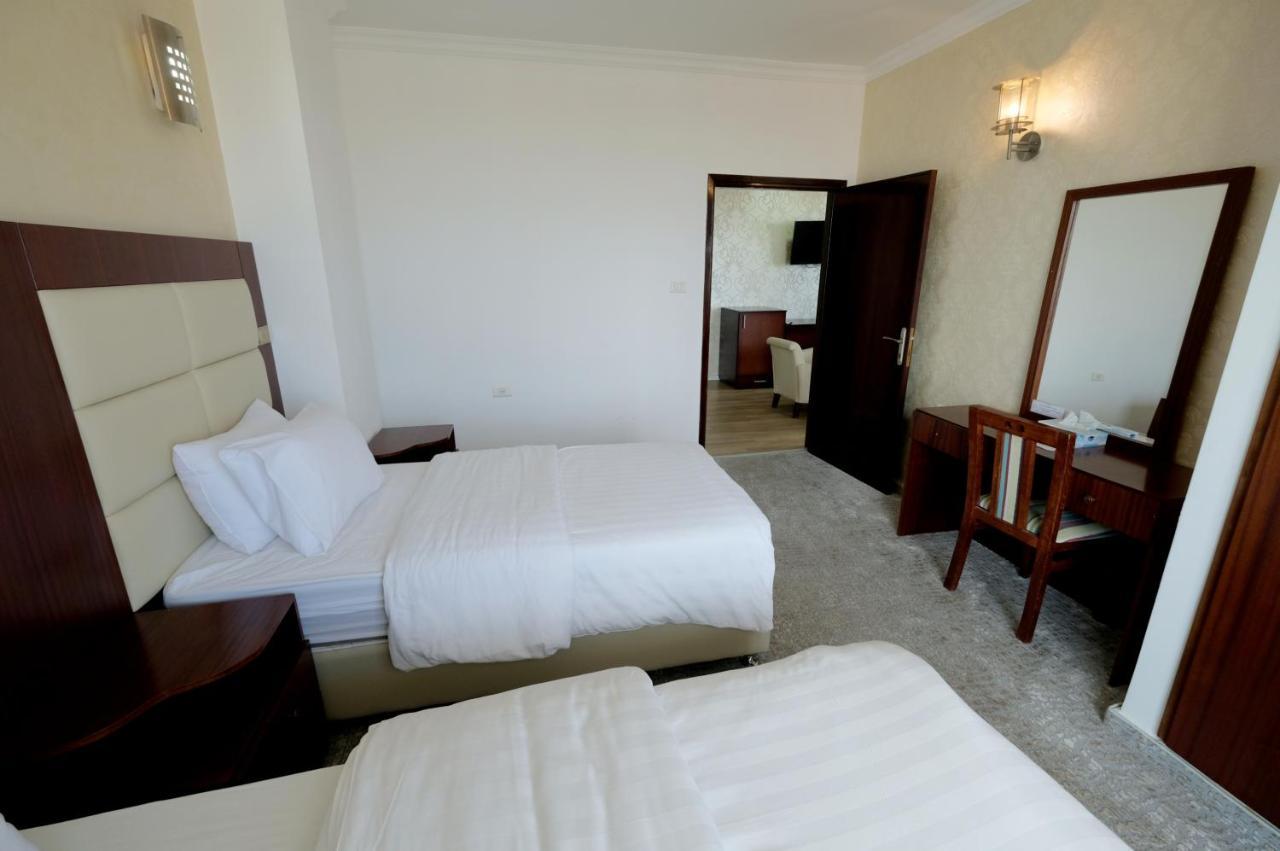 Red Crescent Guesthouse 라말라 외부 사진