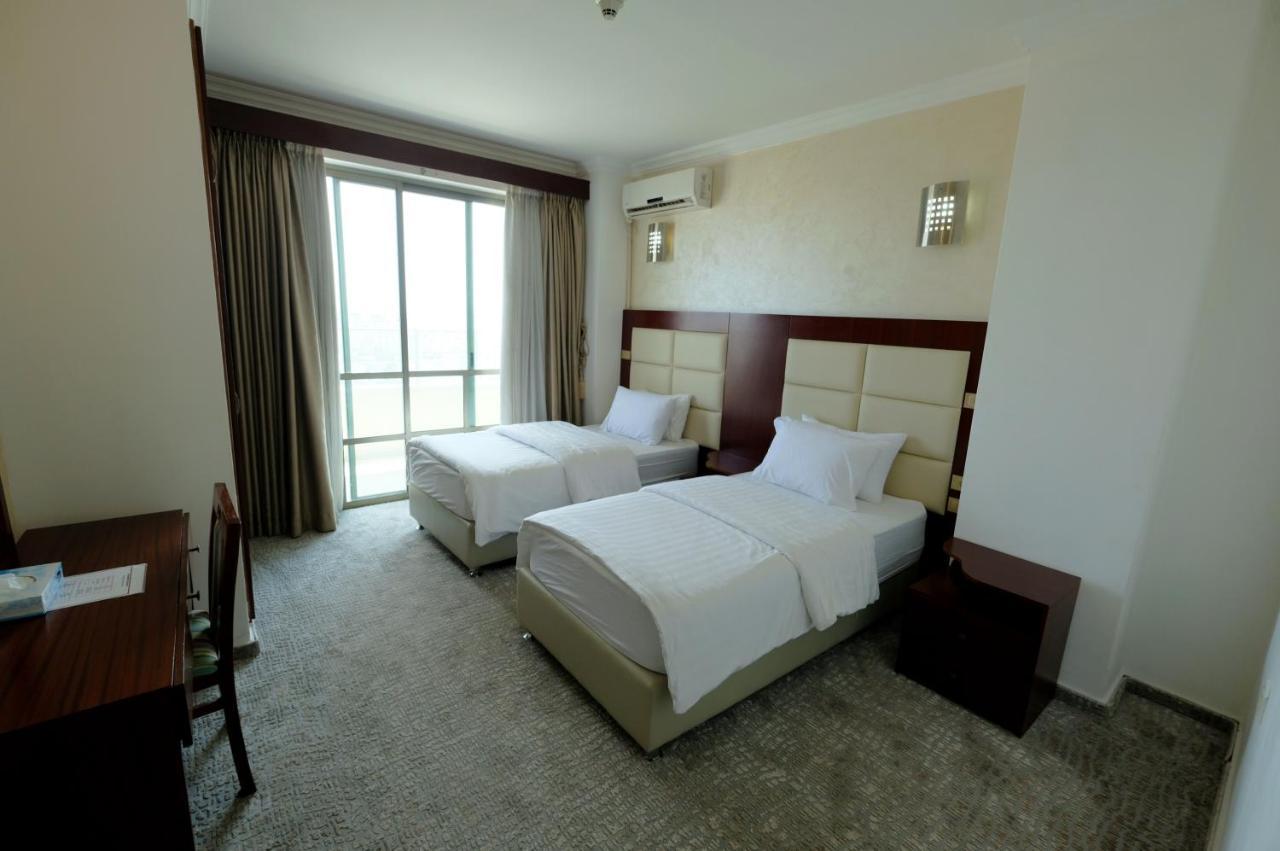 Red Crescent Guesthouse 라말라 외부 사진