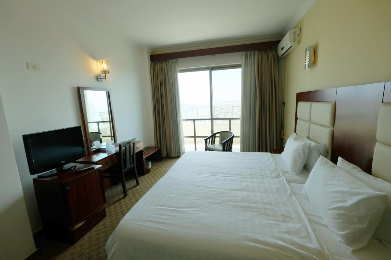 Red Crescent Guesthouse 라말라 외부 사진