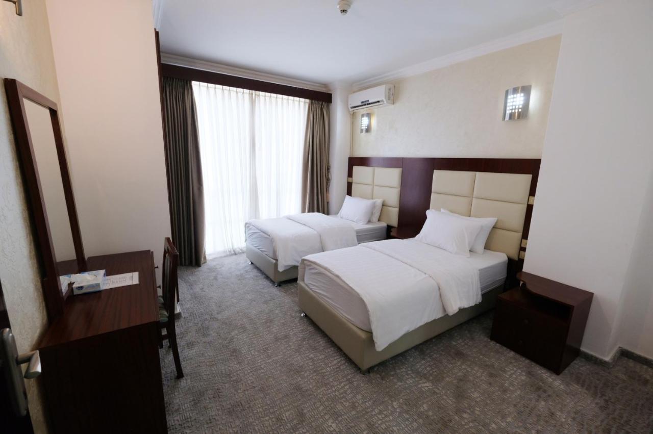 Red Crescent Guesthouse 라말라 외부 사진