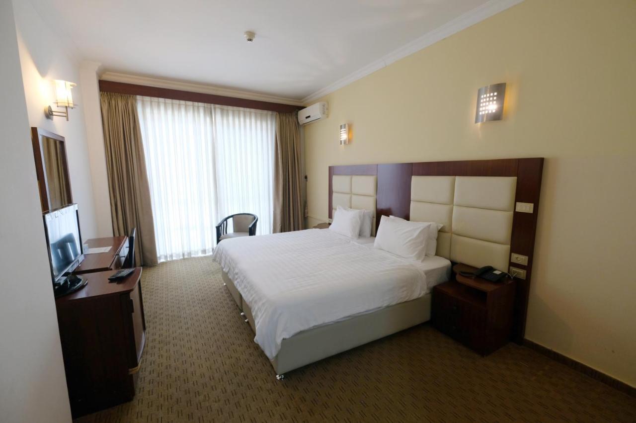 Red Crescent Guesthouse 라말라 외부 사진
