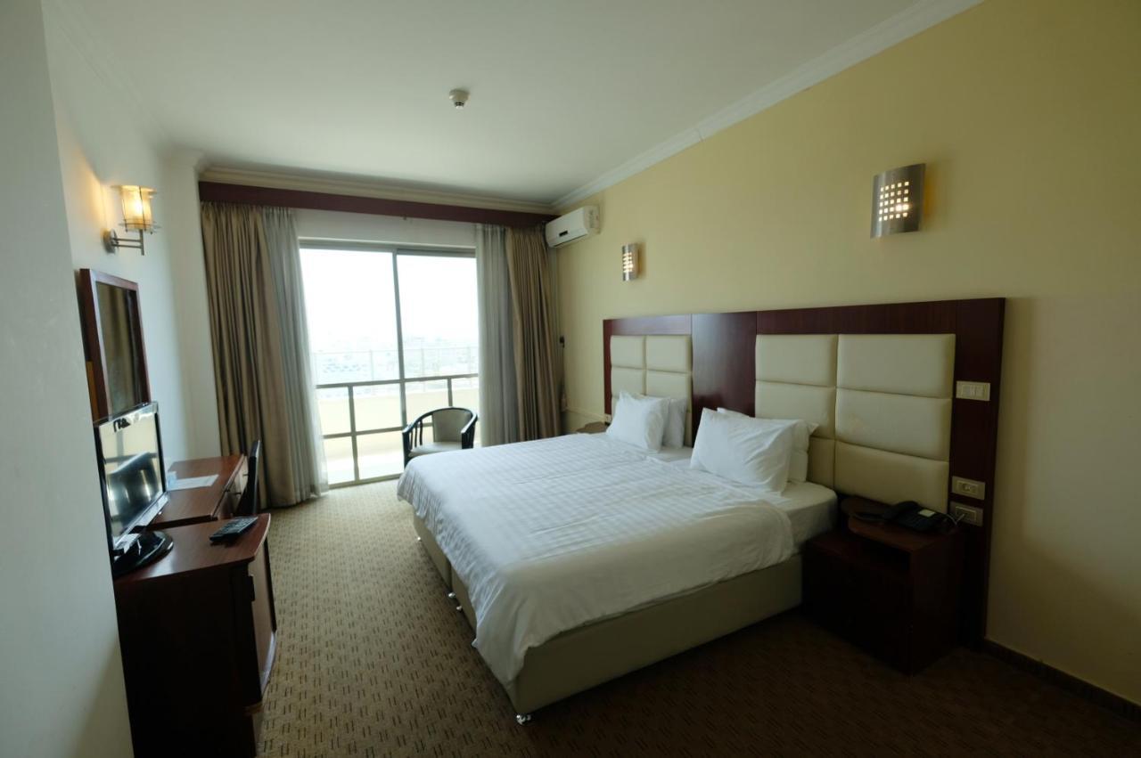 Red Crescent Guesthouse 라말라 외부 사진